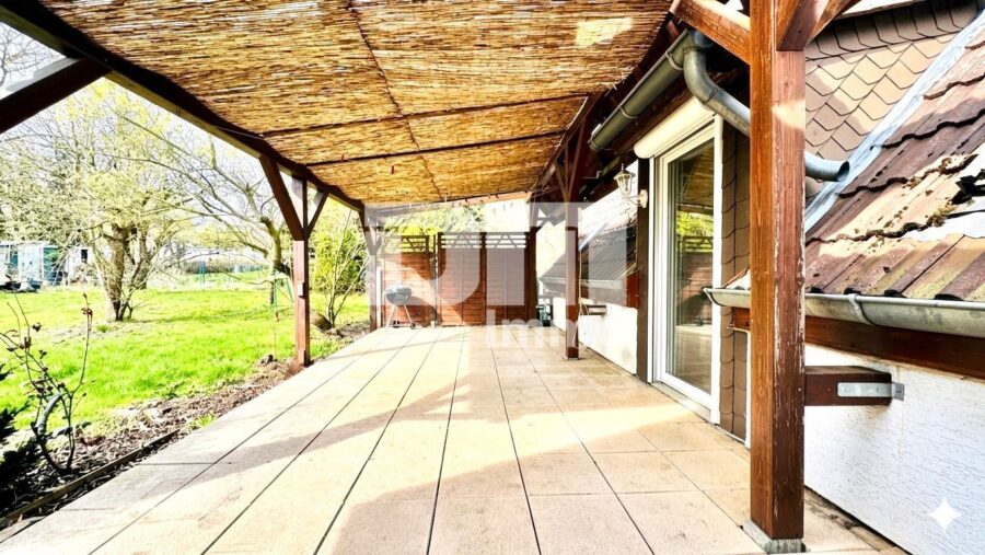 Natur pur - Einfamilienhaus am Ortsrand mit großem Grundstück, Carport und Terrasse - Terrasse